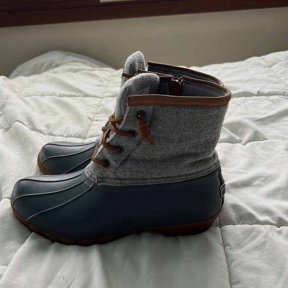 sperry boots - Picture 2 of 6
